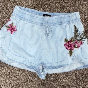 flower shorts 🌺